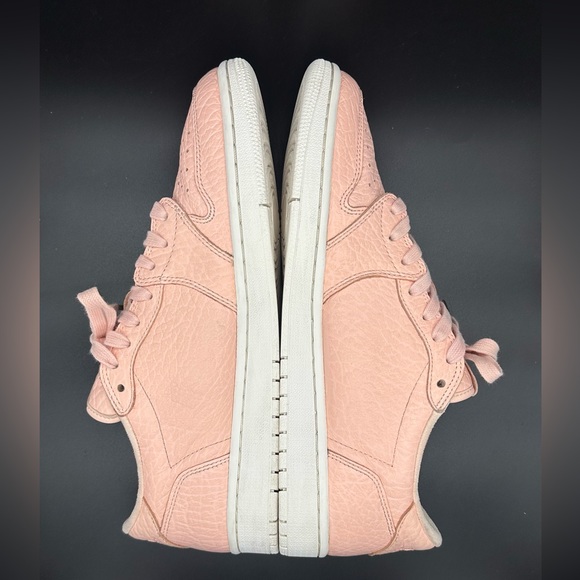 Jordan 1 Retro Low - Picture 6 of 9